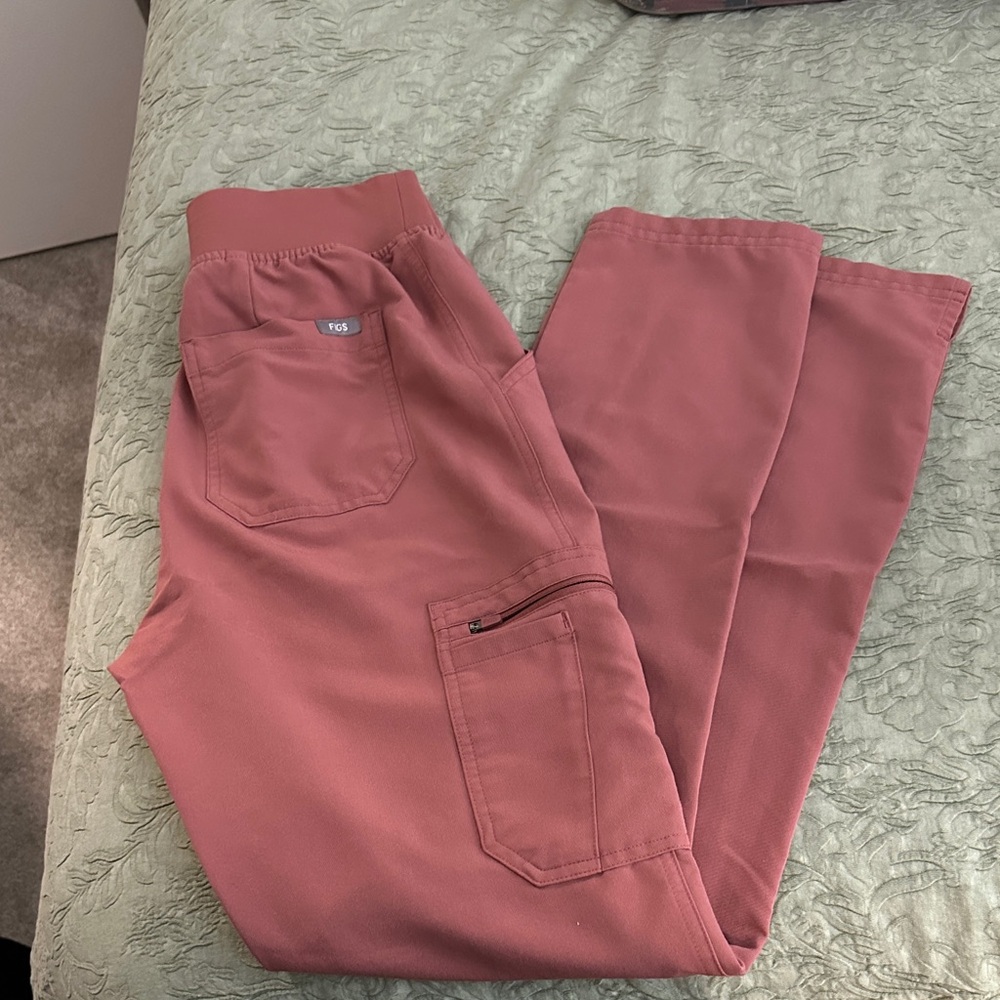 Yola high waisted scrubs